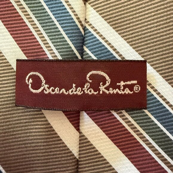 Vintage Oscar De La Renta Striped Silk Necktie 56 in Long 3.5 in Wide - Picture 4 of 6